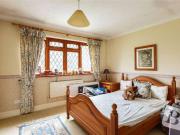 5 bed house for sale