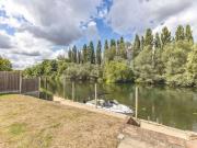 5 bed house for sale