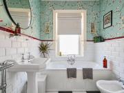 5 bed house for sale