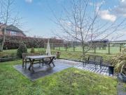 5 bed house for sale