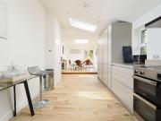 5 bed house for sale