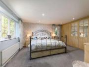 5 bed house for sale