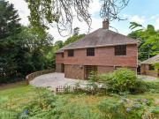 5 bed house for sale