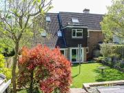 5 bed house for sale