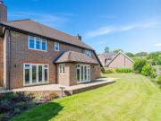 5 bed house for sale