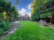 5 bed house for sale