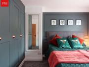 5 bed house for sale