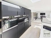 5 bed house for sale