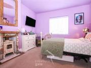 5 bed house for sale