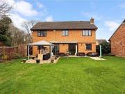 5 bed house for sale