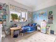 5 bed house for sale