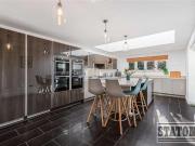 5 bed house for sale