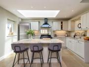 5 bed house for sale