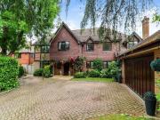 5 bed house for sale