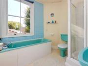 5 bed house for sale