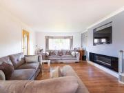 5 bed house for sale