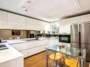 5 bed house for sale