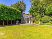 5 bed house for sale