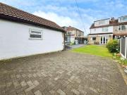 5 bed house for sale