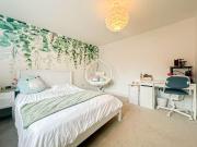 5 bed house for sale