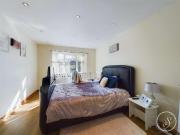 5 bed house for sale