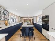 5 bed house for sale