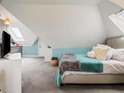 5 bed house for sale