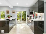 5 bed house for sale