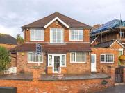 5 bed house for sale