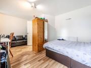 5 Bed House in Champion Hill – Perfect for Frie