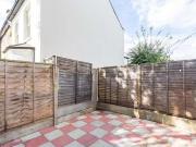 5 bed house to rent in Steele Road, E11, London