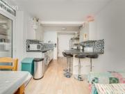 5 bed Mid Terraced House to rent in Brighton And Hove...