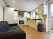 5 bed Mid Terraced House to rent in Brighton And Hove...