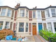 5 bed Mid Terraced House to rent in Bristol, BS7, from R...
