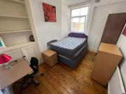 5 bed Mid Terraced House to rent in Cardiff South...