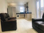 5 bed Mid Terraced House to rent in Cardiff South...