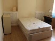 5 bed Mid Terraced House to rent in Cardiff South...