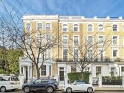 5 bed Mid Terraced House to rent in London Kensington...