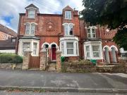 5 bed Mid Terraced House to rent in Nottingham...