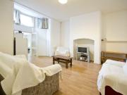 5 bed Mid Terraced House to rent in Nottingham...