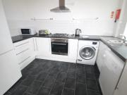 5 bed Mid Terraced House to rent in Plymouth Devon, PL4,...
