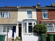 5 bed Mid Terraced House to rent in Portsmouth...