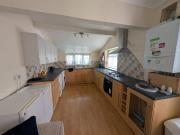 5 bed Mid Terraced House to rent in Portsmouth...