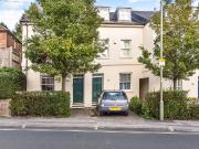 5 bed Mid Terraced House to rent in Winchester...