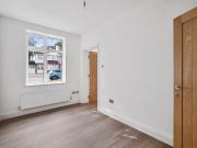 5 Bed Semi detached house South Way Croydon CR0 JBrown...