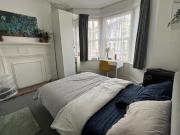 5 Bed Semi Detached House, Woodcote Road, SO17