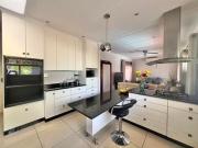 5 bedroom and 2 bathroom with flatle.