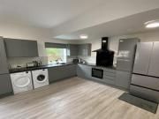 5 Bedroom Apartment For Rent In Beeston