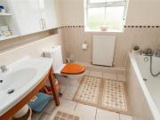 5 bedroom apartment for rent in Heathfield Close,...