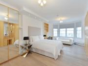 5 bedroom apartment for rent in Strathmore Court, St...